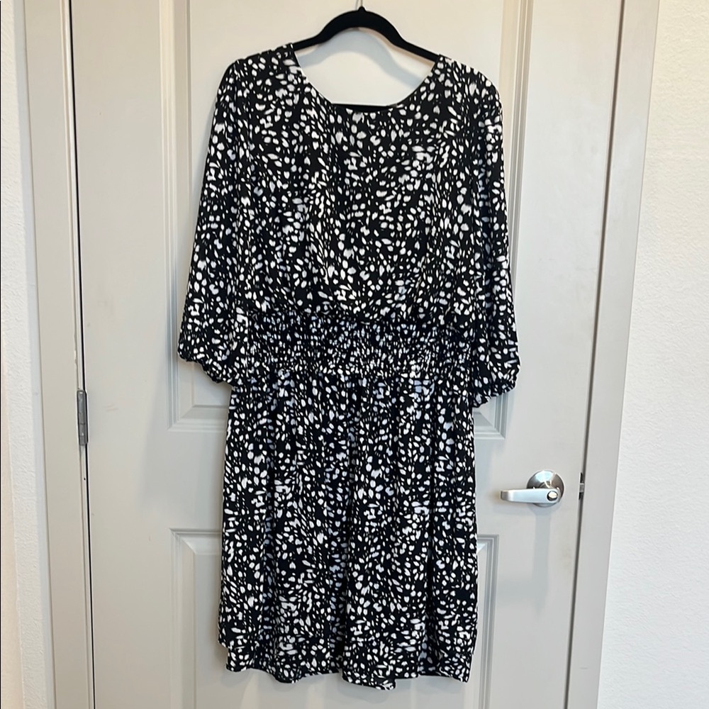 NWOT XL Black and White Patterned 3/4 Sleeve Dress